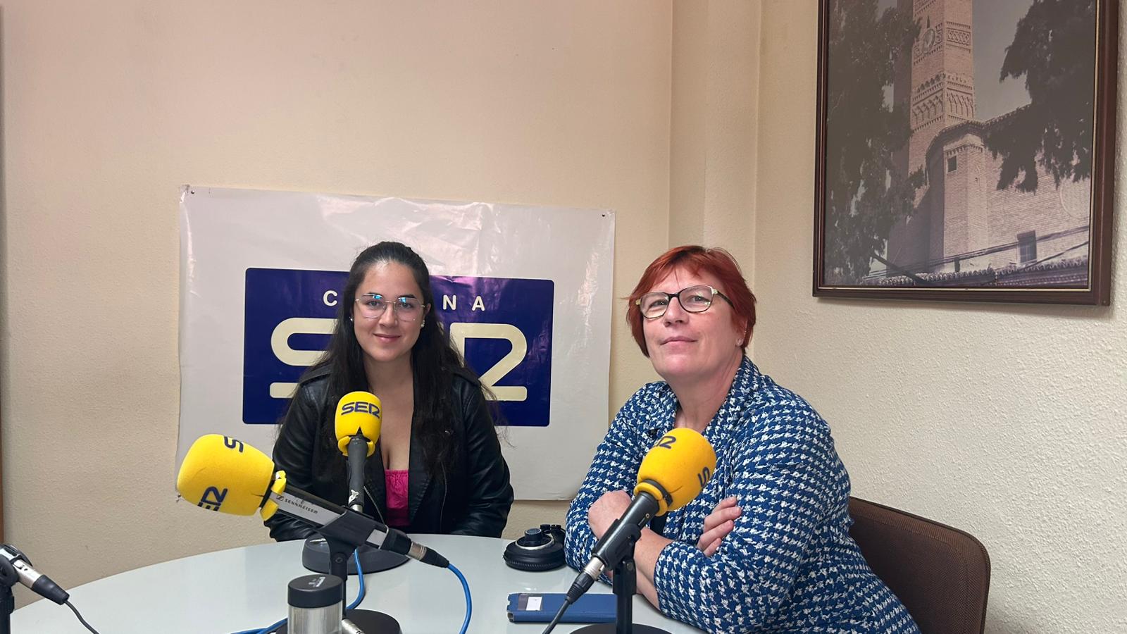 Maite Lasierra junto a la profesora que la acompañó en los Aragón Skills