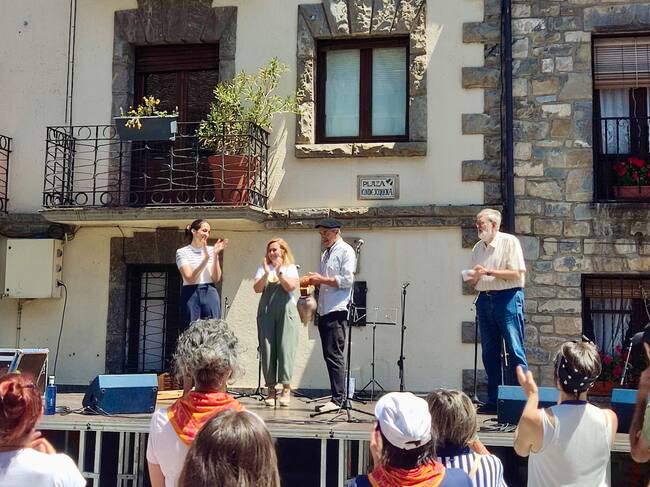 Se entregaba el Premio Truco a Mixel Etxekopar