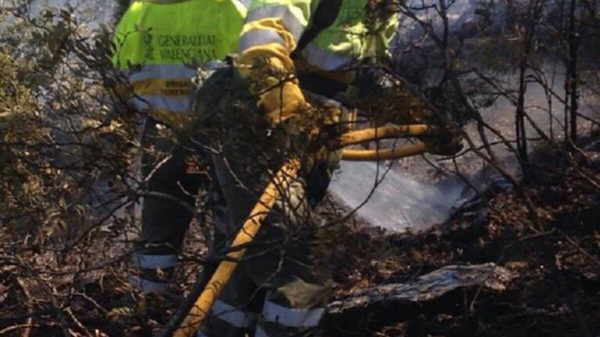 Los bomberos siguen en alerta por las altas temperaturas en la zona de Artana