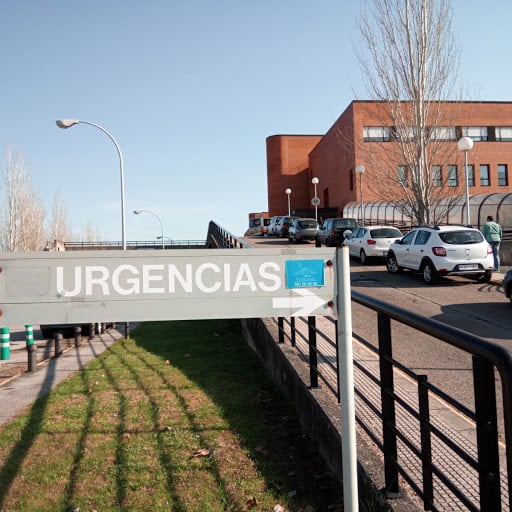 Entrada a Urgencias del Hospital del Bierzo