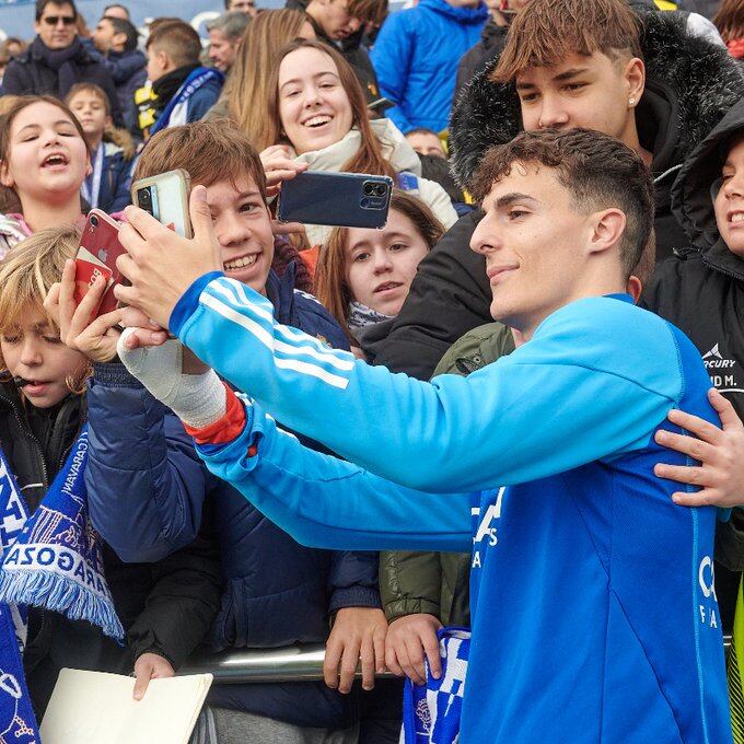 5.000 aficionados en el entrenamiento del Real Zaragoza