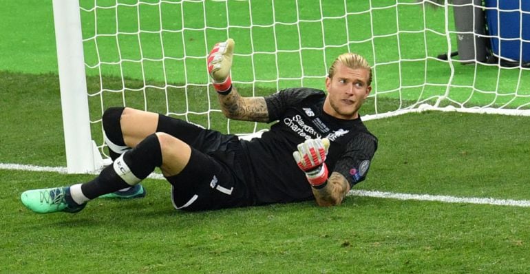 Karius, instantes después de ser golpeado por Ramos, justo en los minutos previos a los errores garrafales que cometió