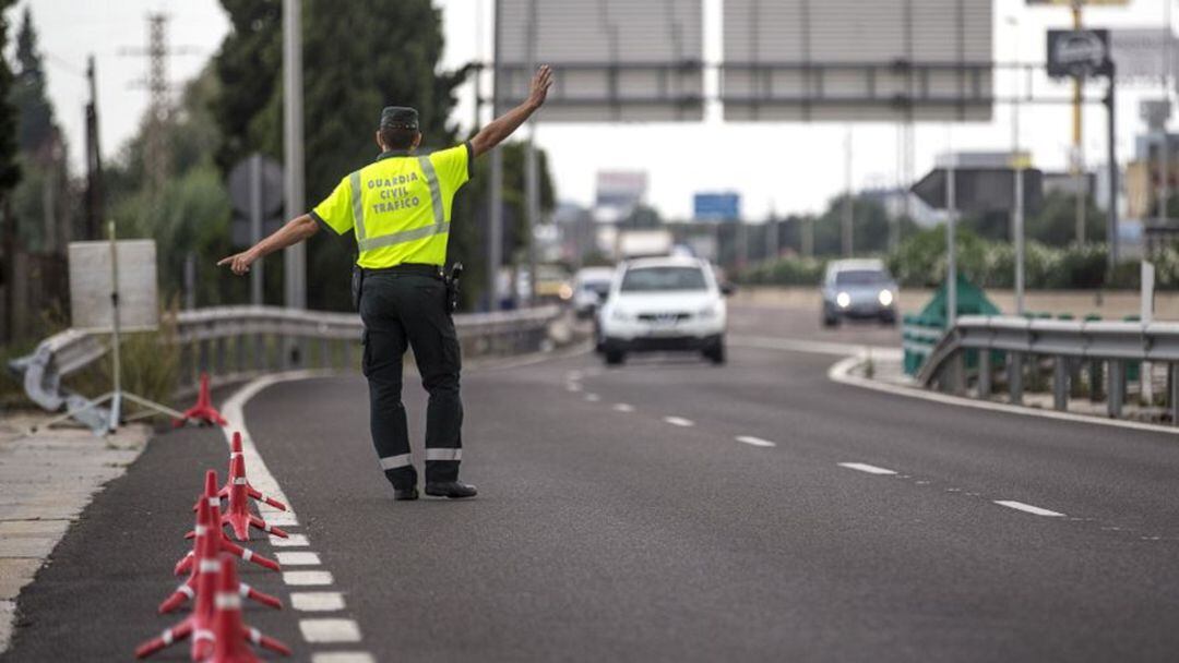 Control de la Guardia Civil de Tráfico.