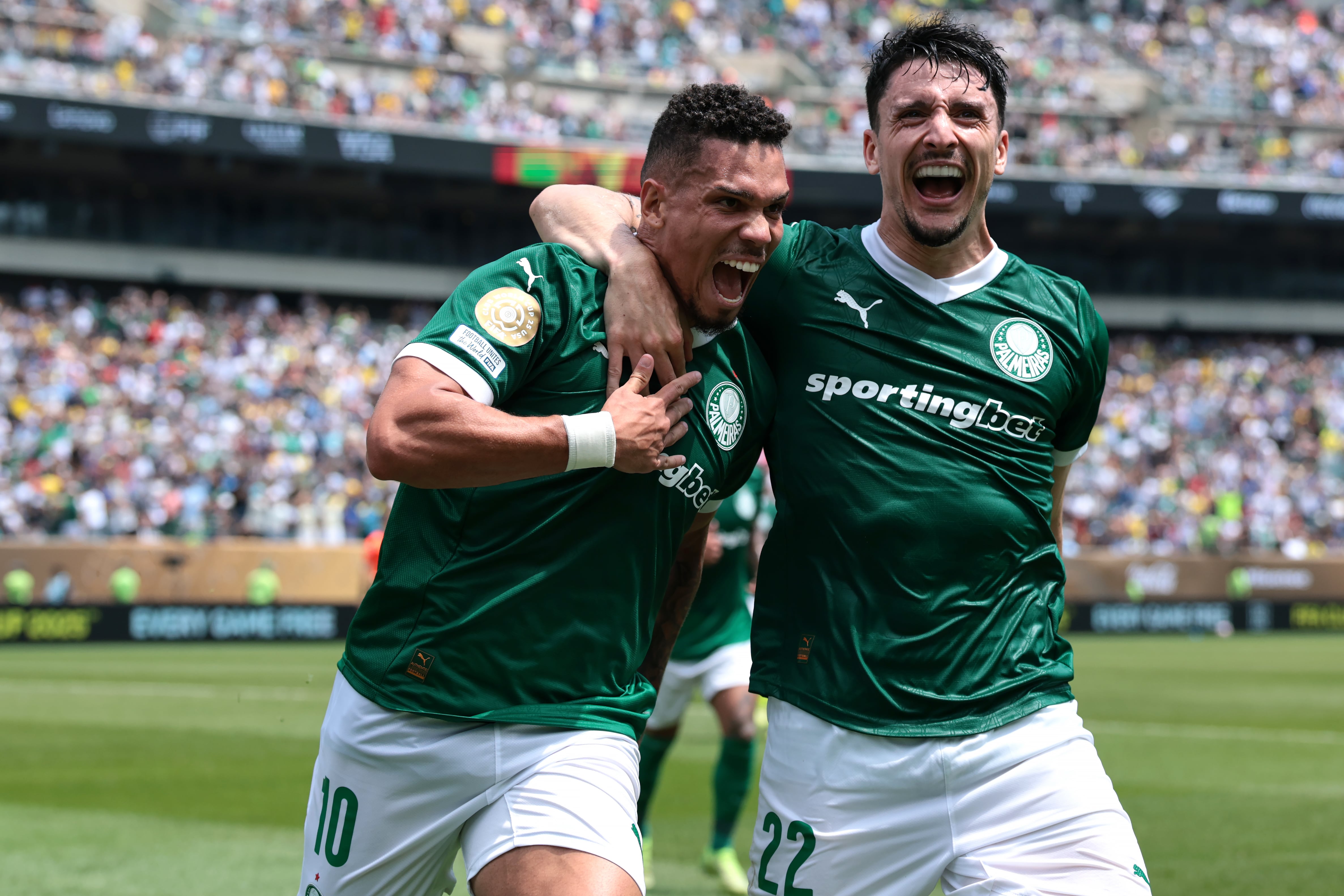 Paulinho celebra su gol ante Botafogo en el Mundial de Clubes