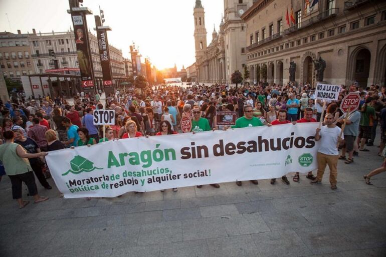 Manifestación de la plataforma Stop Desahucios en Zaragoza