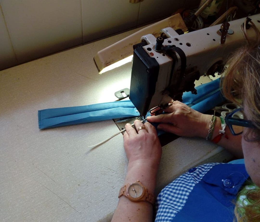 Petrer se ofrece para hacer más mascarillas de protección