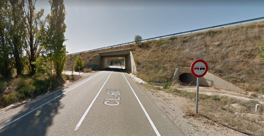 El accidente se produjo en la CL-603, carretera que une Aranda de Duero con Segovia