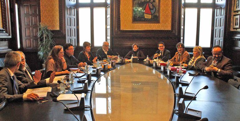 La Mesa del Parlament, reunida per aprovar les tres ponències conjuntes de les lleis de desconnexió