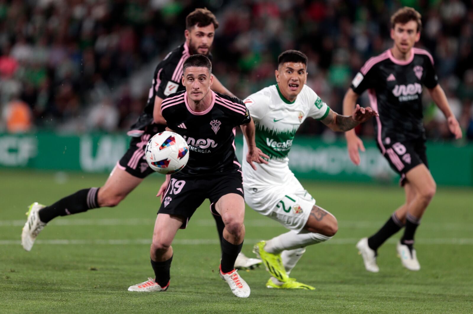 Imagen de un lance del partido entre Elche y Albacete