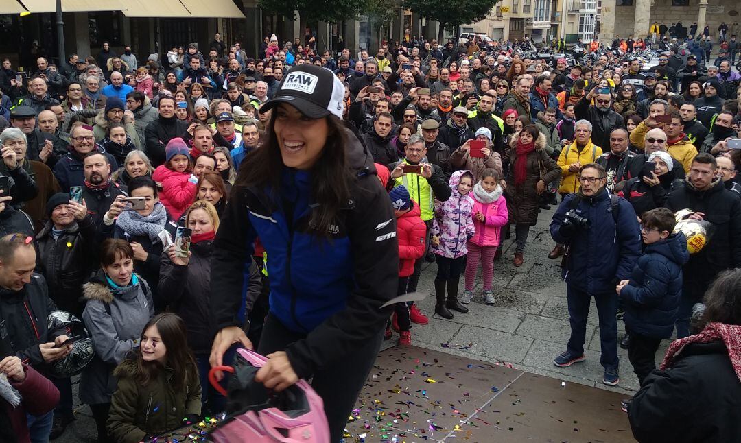 Sara García, a su llegada a la Plaza Mayor