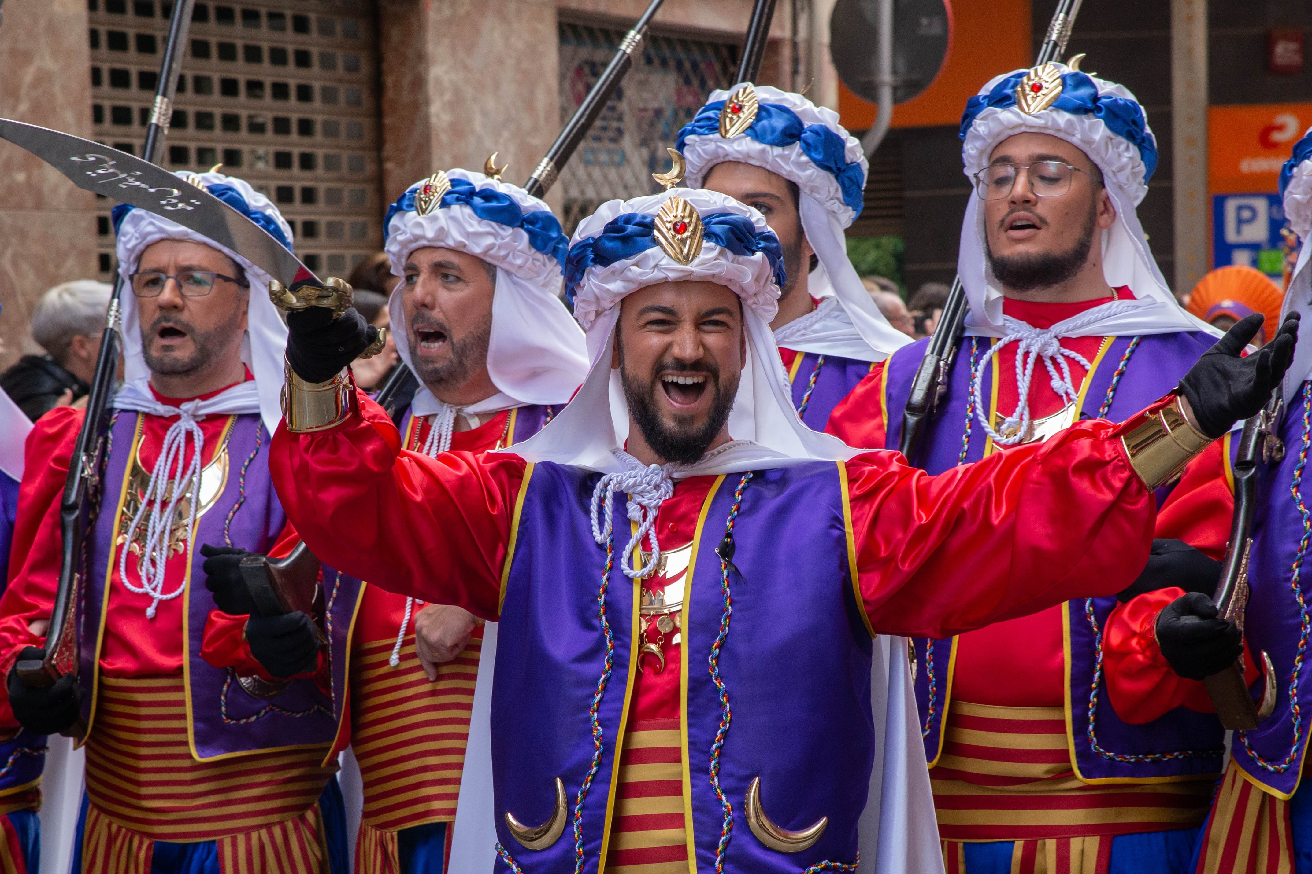 Desfile de la Media Fiesta de Moros y Cristianos de Elda 2024