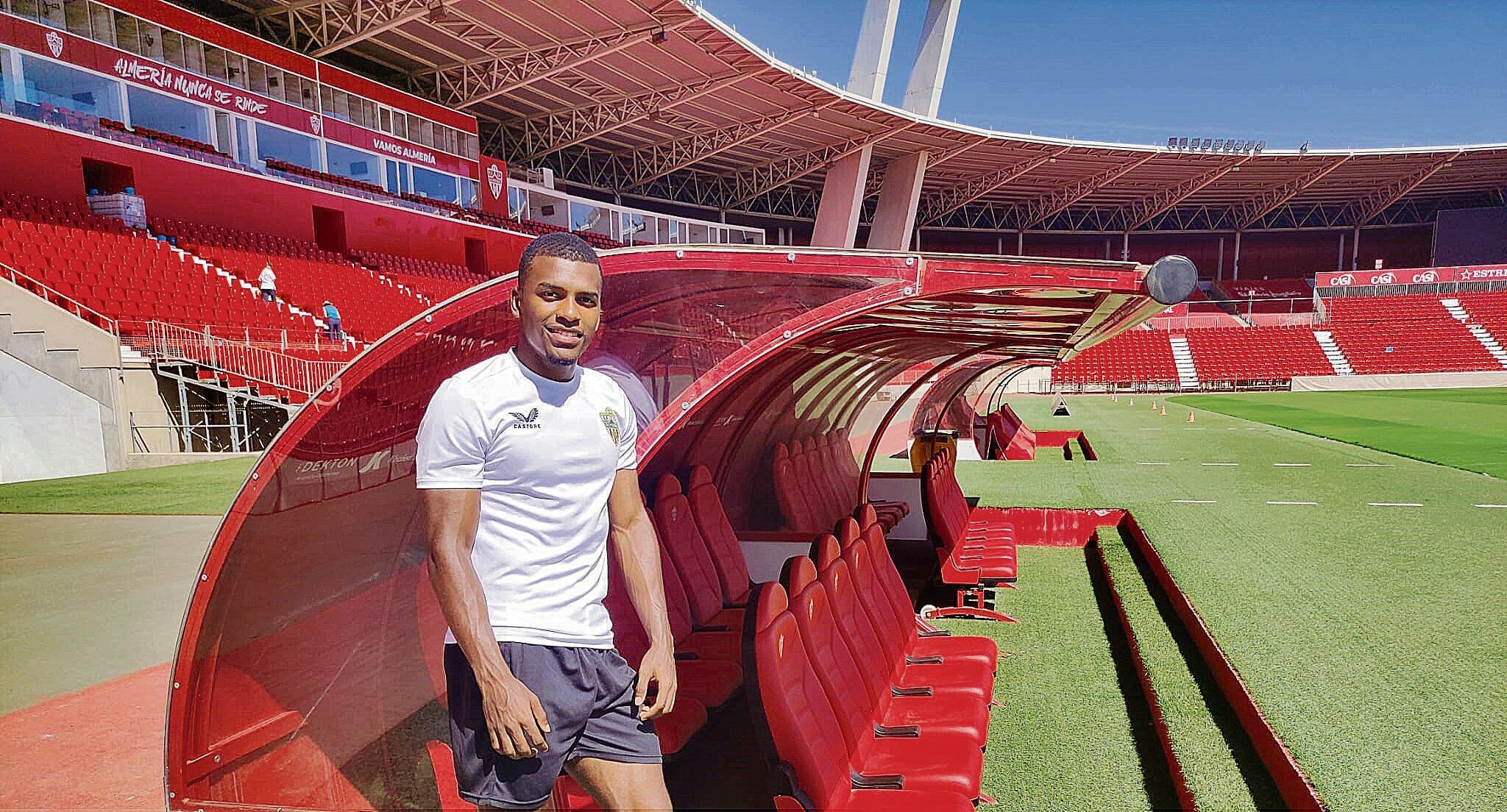 El Betis vuelve a por Akieme.