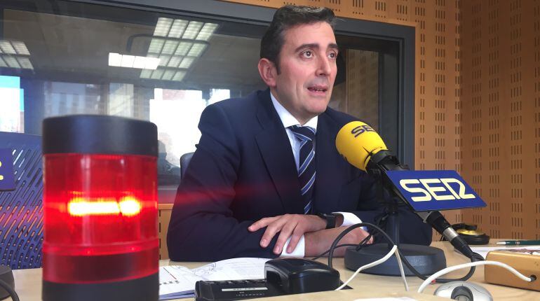 El presidente de la patronal de las agencias de viajes en Valladolid, Pablo Parrilla, en los estudios de la SER