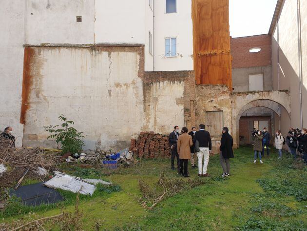 Estado actual del patio junto al Teatro Principal que será rehabilitado
