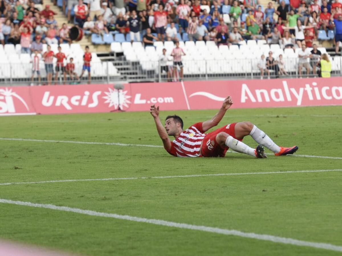 Una enfermedad ataca el césped del Mediterráneo