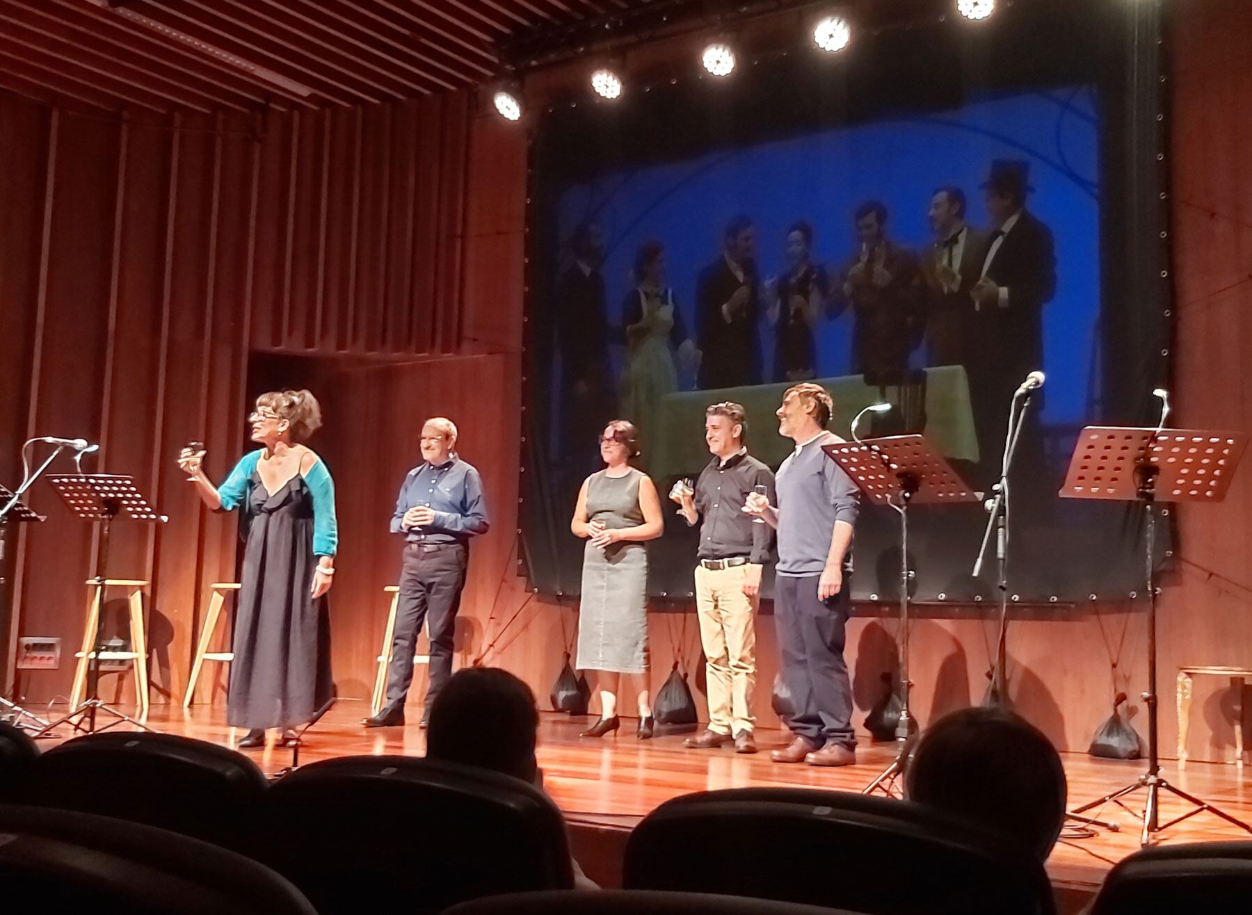 Un dels moments finals de la presentació dels capítols de la radionovel·la Júlia