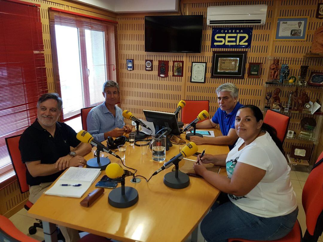Concejales del Ayuntamiento de Cádiz en los estudios de Radio Cádiz