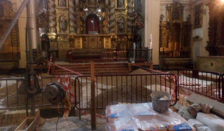Aspecto de las obras que se están realizando en la Iglesia de Los Terceros