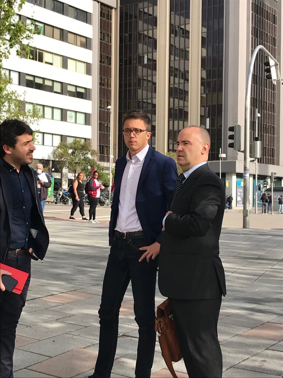 Iñigo Errejón esta mañana en la madrileña Plaza de Castilla