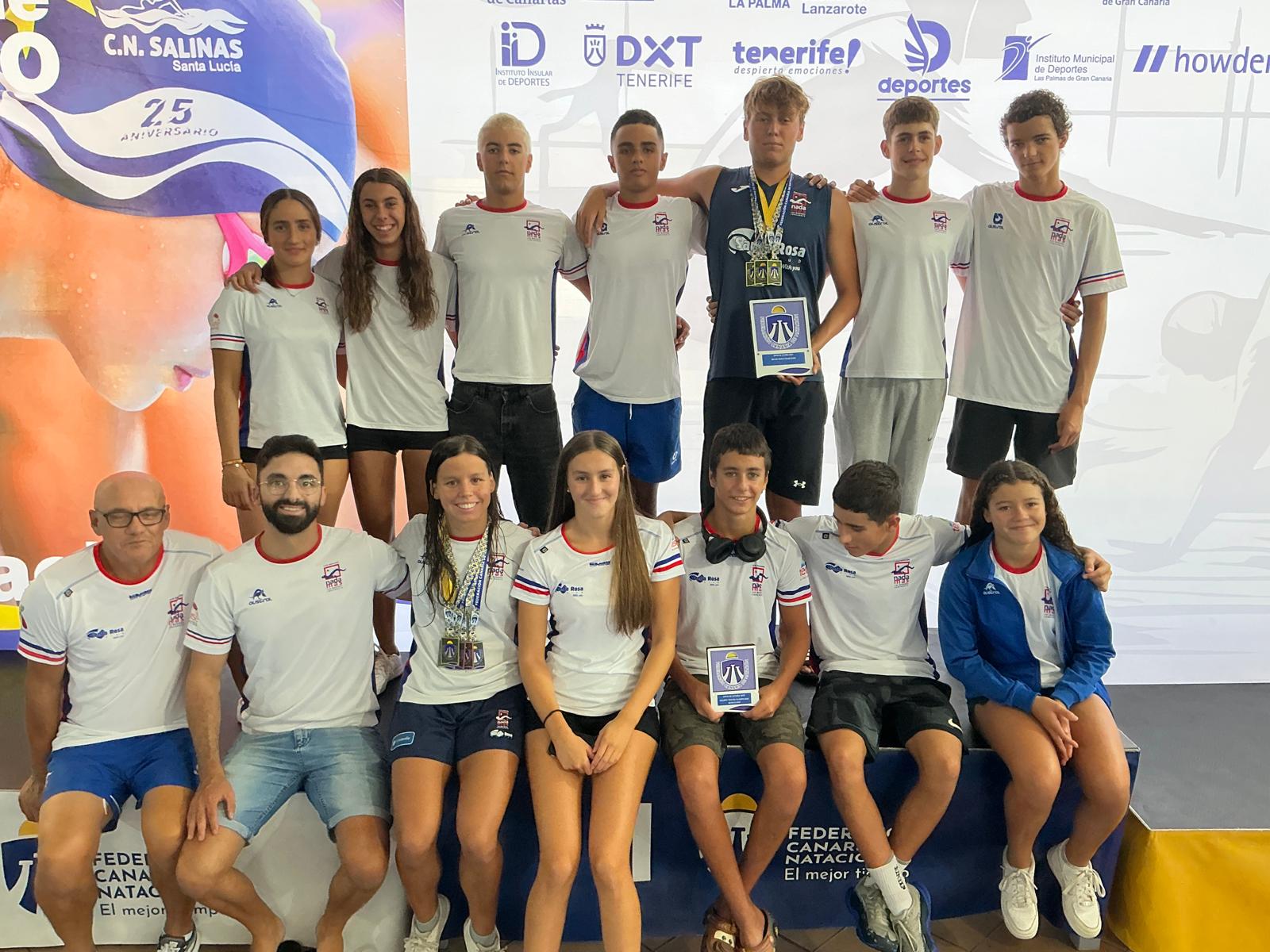 Expedición del Club Natación Nadamas en el Open de Otoño.