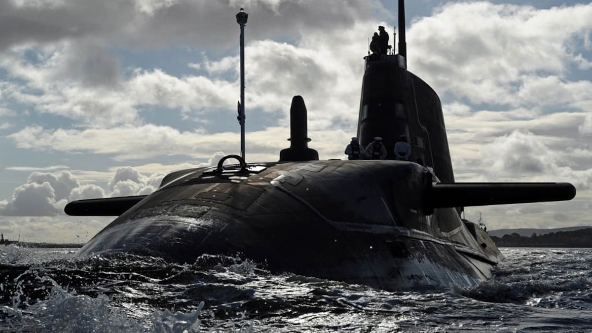 Ecologistas alertan de trabajos de reparación de un submarino nuclear en el puerto de Gibraltar