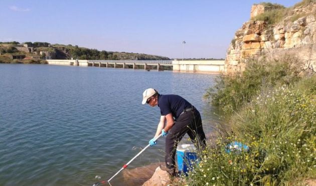 Toma de agua superficial en el embalse de Peñarroya