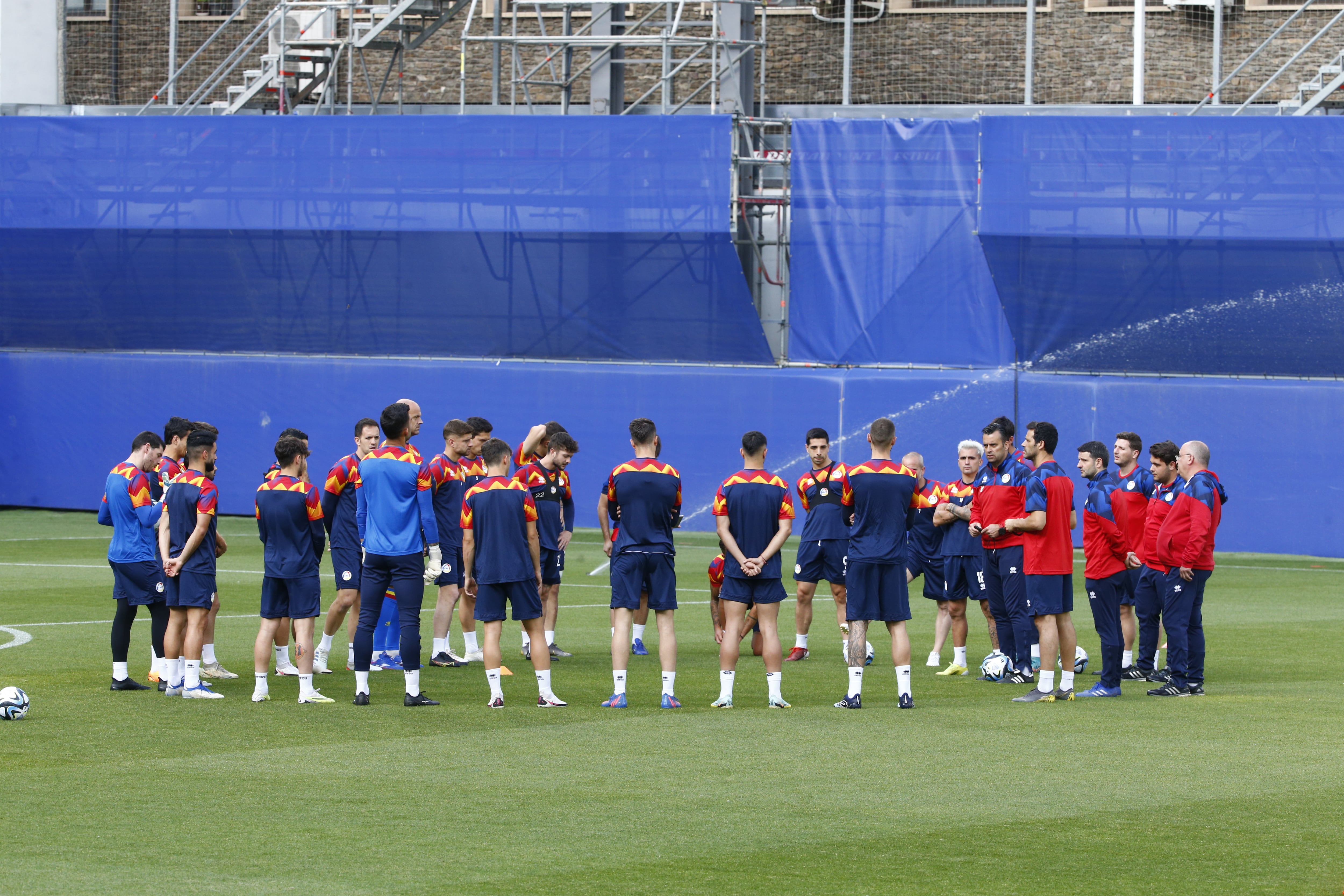 Un instant de l'entrenament d'ahir de la selecció.