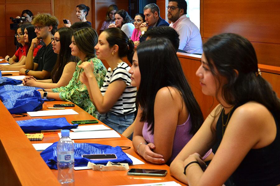 Acto de bienvenida con los alumnos