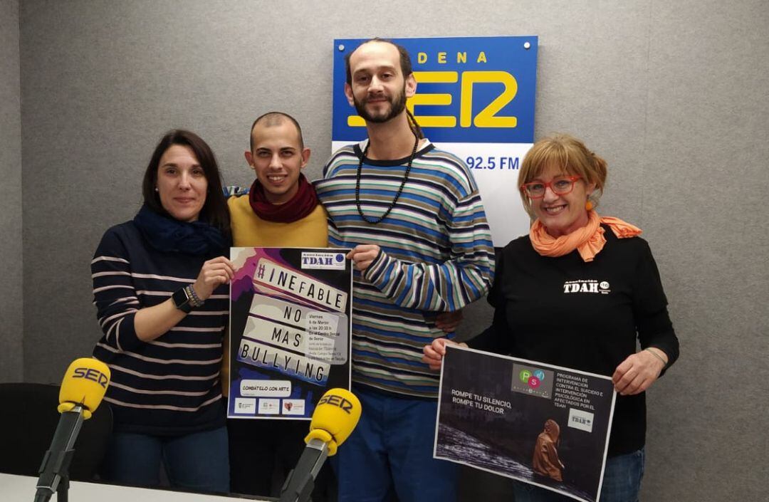 Integrantes del proyecto &#039;No más bullying. Combátelo con arte&#039; y de la asociación TDAH +16 Valencia-Dénia.