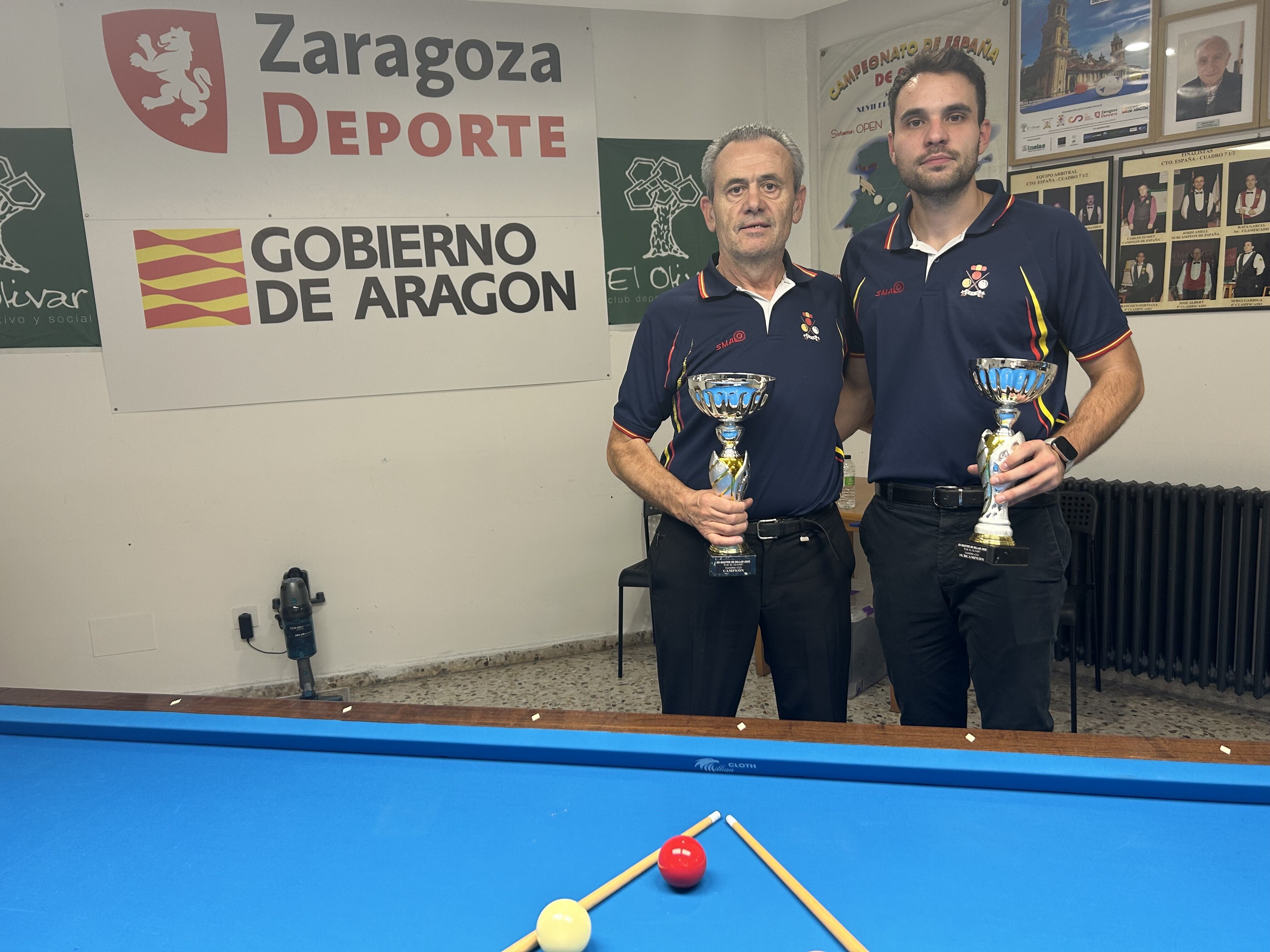 Carmelo y Daniel con sus trofeos