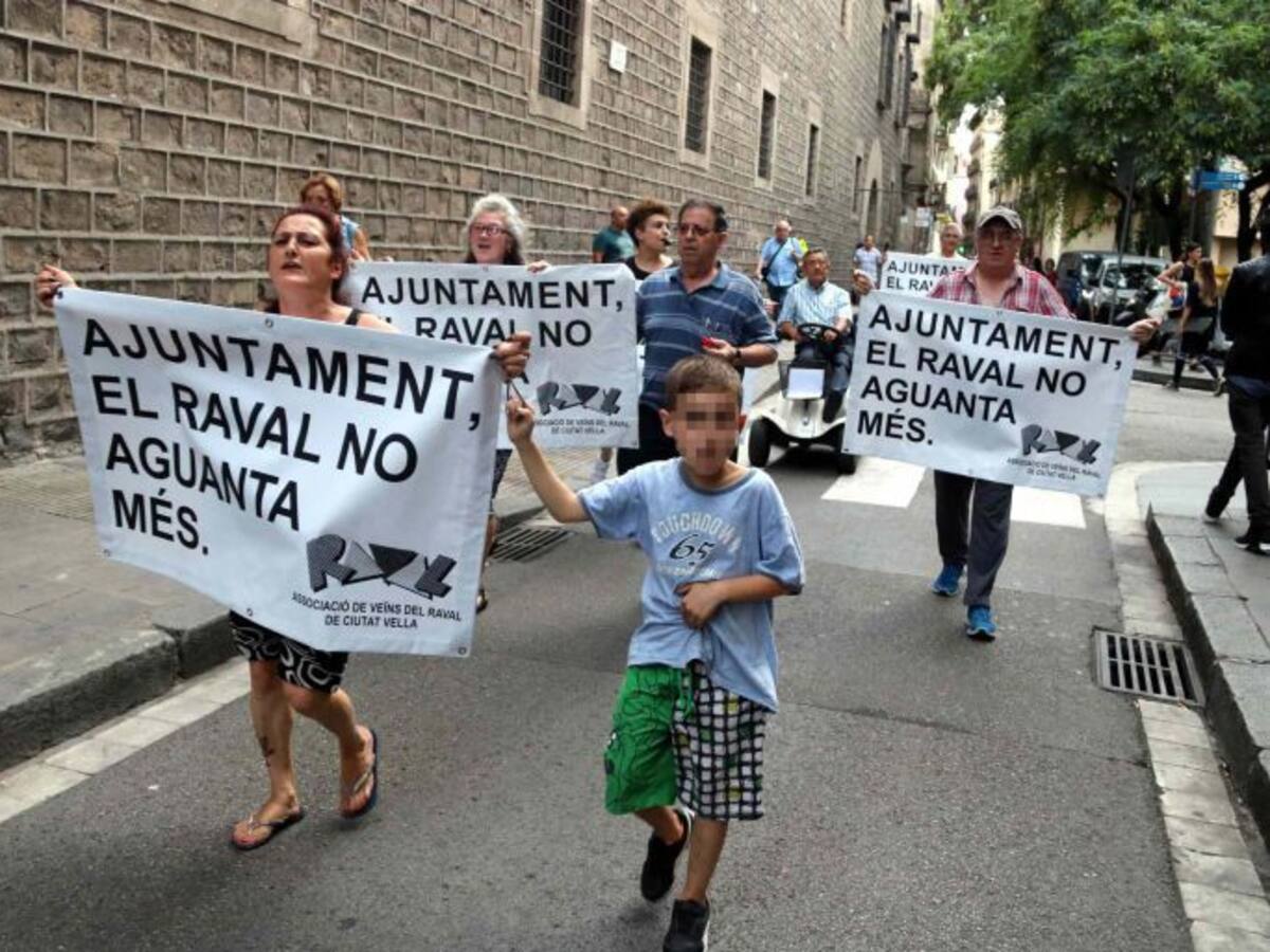 L'Ajuntament detecta que 9 habitatges municipals del Raval són narcopisos