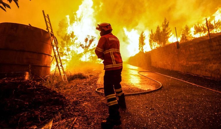 Las imágenes de la lucha contra el fuego en Portugal