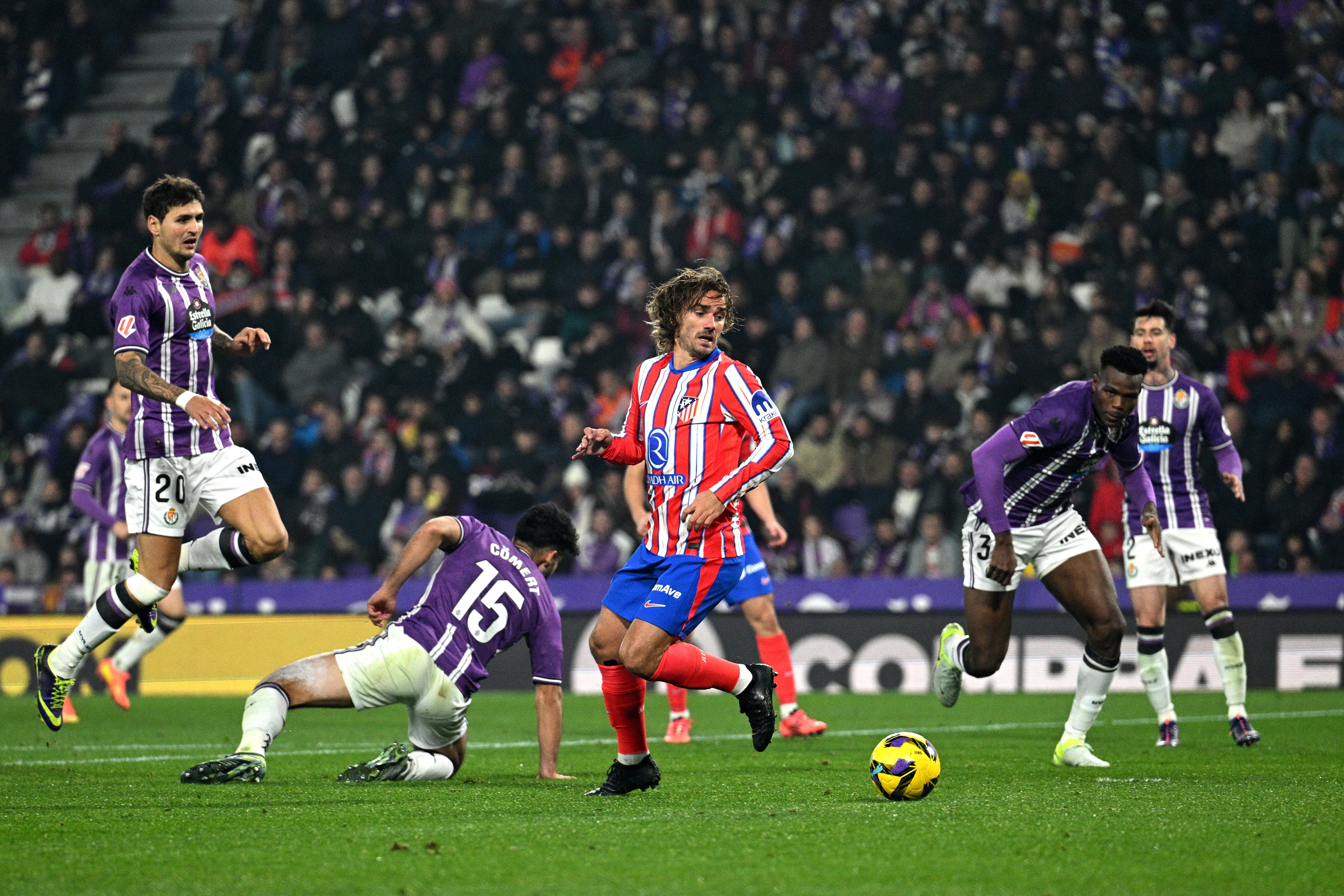 Antoine Griezmann, durante el cuarto gol del Atlético de Madrid al Real Valladolid en Liga