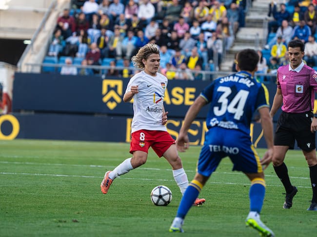 Efe Akman va sumar la tercera titularitat consecutiva a Cadis