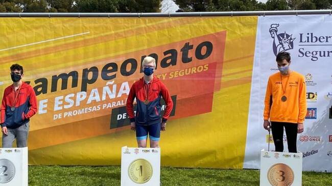 Naim Pontes, en el pódium