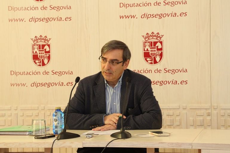 El portavoz del Equipo de Gobierno de la Diputación de Segovia, José Luis Sanz Merino, ha presentado los presupuestos de la institución provincial para 2017