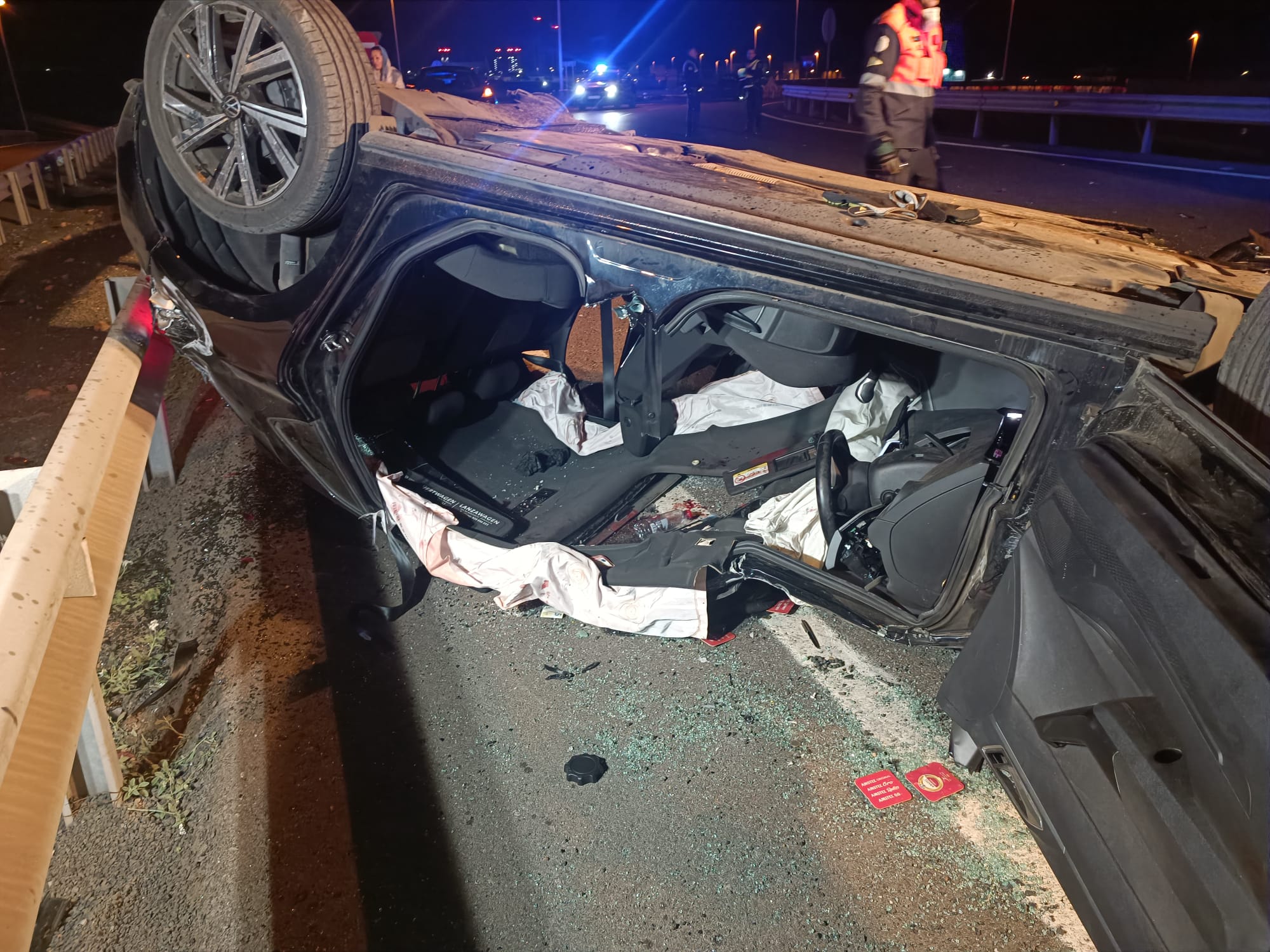 Vehículo accidentado en Arrecife, capital de Lanzarote.