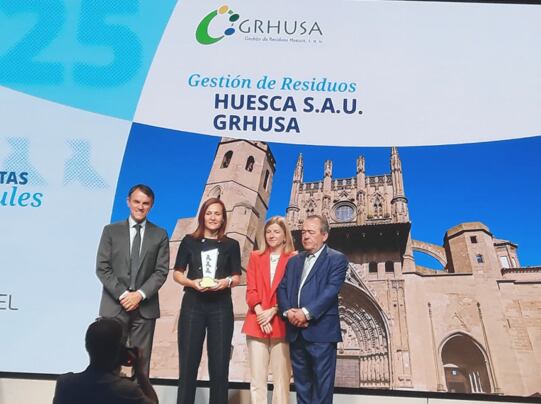Grhusa recibía el premio &#039;Pajaritas Ilustres&#039;