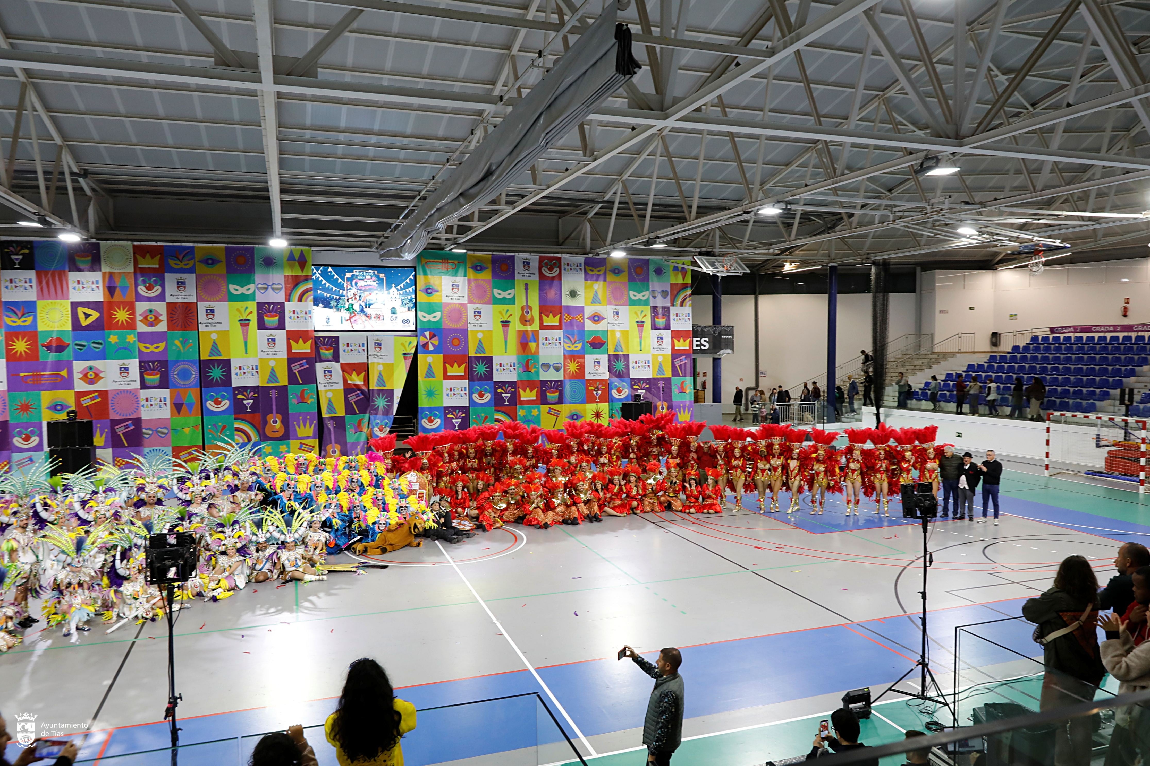 Guaracheros, Sur Caliente y Chimbay en el Pabellón Municipal de Tías.