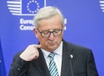 SL1 BRUSELAS (BÉLGICA), 03/05/2016.- El presidente de la Comisión Europea, Jean-Claude Juncker, durante una rueda de prensa con el presidente del Consejo Europeo, Donald Tusk, y el primer ministro japonés, Shinzo Abe (no aparecen), antes de la reunión de 