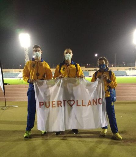 Deyanira Hidalgo, Nicolás Castillejos y otro de los campeones del Club Paralímpico Puertollano