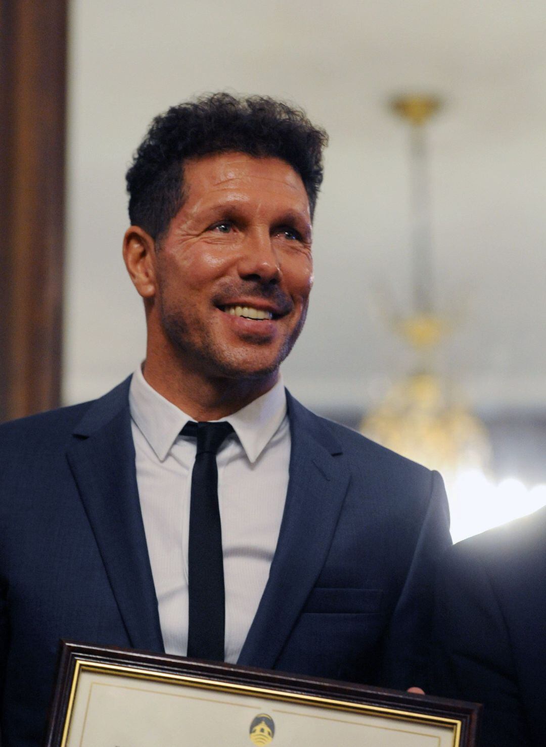 Diego Pablo Simeone, recogiendo una distinción en Buenos Aires.