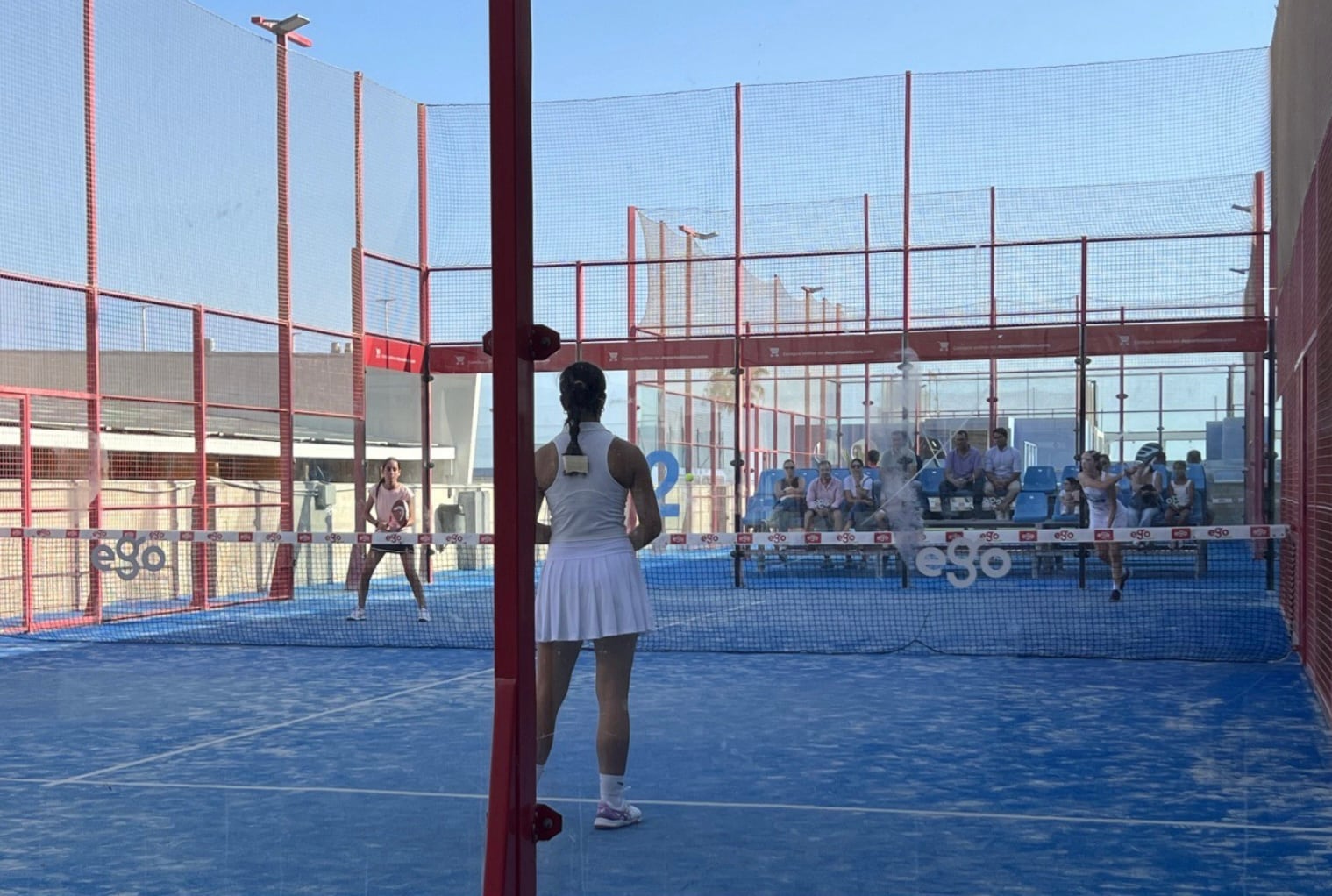 Pàdel popular per a una bona causa.