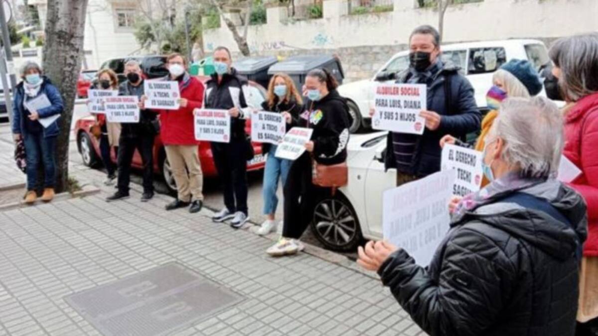 Nueva protesta ante un Juzgado en Jaén para frenar un desahucio de una familia vulnerable con 3 menores