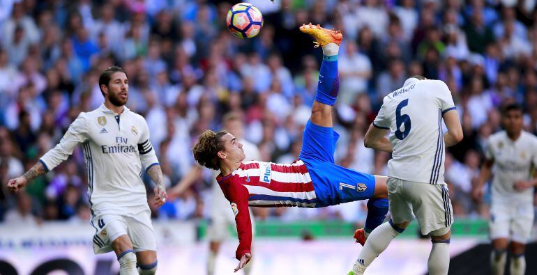 Antoine Griezmann, en un encuentro ante el Real Madrid en el Santiago Bernabéu.