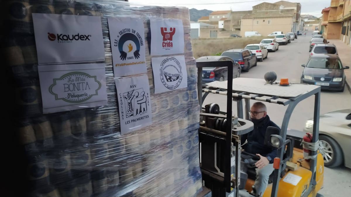 La ONG "Caudete se Mueve" envía un nuevo contenedor de ayuda a los refugiados de Grecia