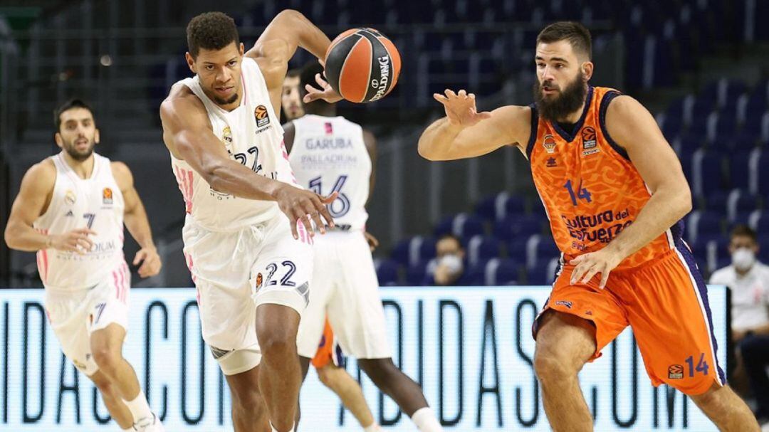 Imagen del partido entre Valencia Basket y Real Madrid