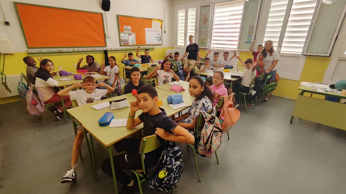 "Tenia ganes de tornar per veure qui treu les millors notes i a qui felicita més vegades la senyo..."