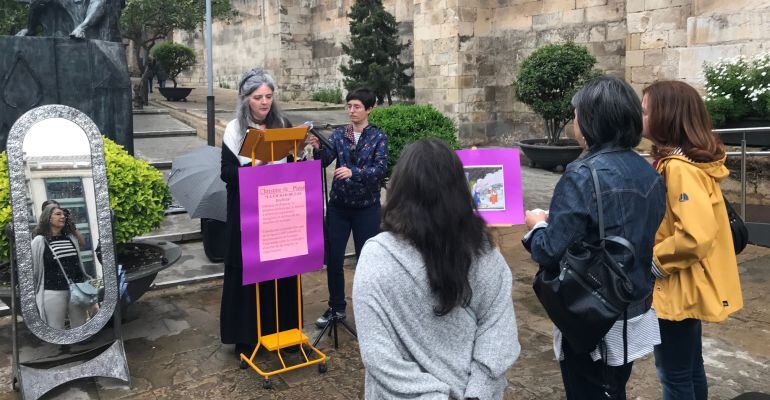 Acto de lectura en la Plaza de San Francisco.