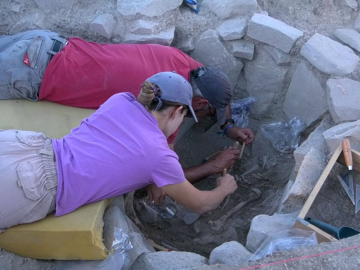 Primeros restos arqueológicos localizados en Baeza en los sondeos del Cerro del Alcázar